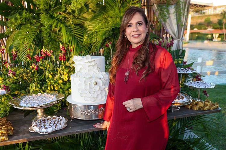 Martinha Assunção celebra 6.0 com estilo e muito frisson no Iate Clube